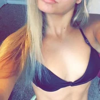 Profil de Ruby, 28 ans, Pute à Taché (Manitoba)