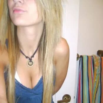 Profil de Adja, 36 ans, Pute à Bowman (Quebec)