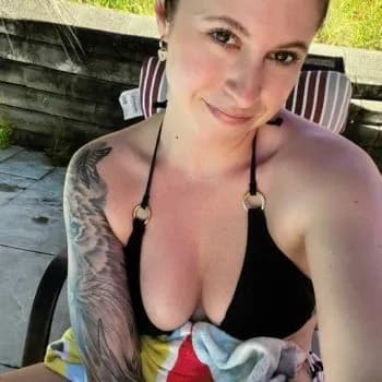 Profil de Layna, 22 ans, Pute à Linden (Alberta)