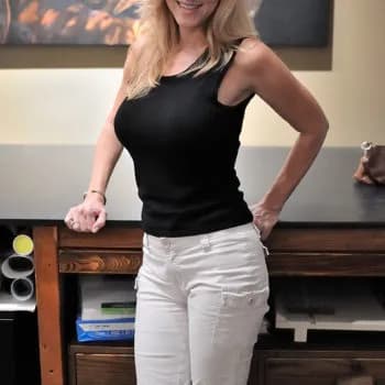 Profil de Chiara, 25 ans, Pute à Huron-Kinloss (Ontario)