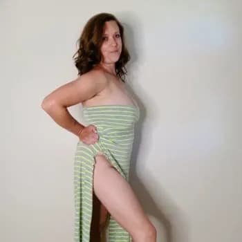 Profil de Léna, 25 ans, Pute à Denzil (Saskatchewan)