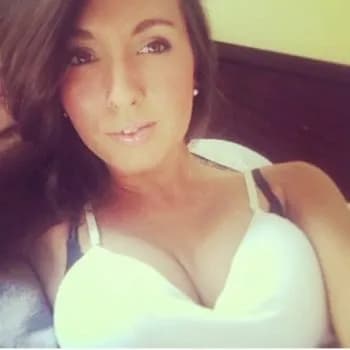 Profil de Youmna, 39 ans, Pute à Gibsons (British Columbia)