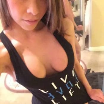 Profil de Léa, 40 ans, Pute à Kiamika (Quebec)