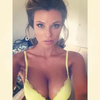 Profil de Youmna, 39 ans, Pute à Debden (Saskatchewan)