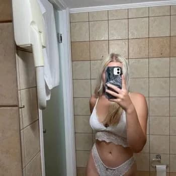 Profil de Tiana, 37 ans, Pute à Empress (Alberta)