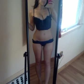 Profil de Medine, 28 ans, Pute à Vauxhall (Alberta)