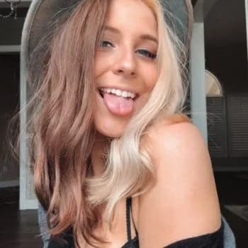 Profil de Kira, 41 ans, Pute à Barrie (Ontario)