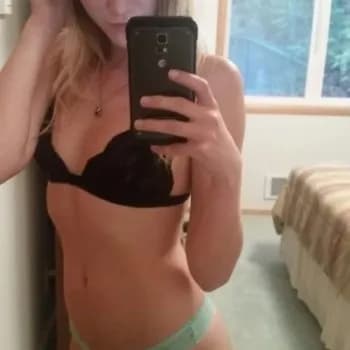 Profil de Pénélope, 28 ans, Pute à Escuminac (Quebec)