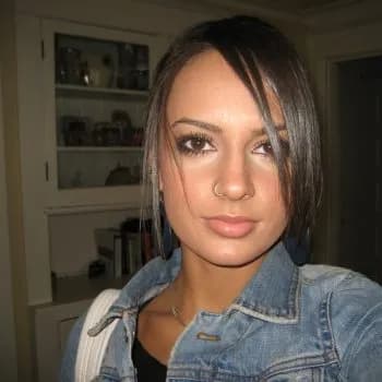 Profil de Naila, 28 ans, Pute à Red Deer (Alberta)