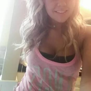 Profil de Ornella, 32 ans, Pute à Hepburn (Saskatchewan)