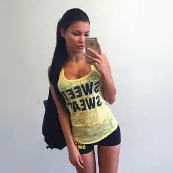 Profil de Nikita, 28 ans, Pute à Raymond (Alberta)