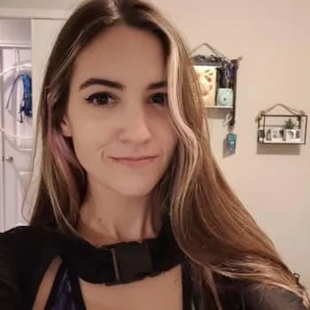 Profil de Estelle, 25 ans, Pute à Baie-D'Urfé (Quebec)