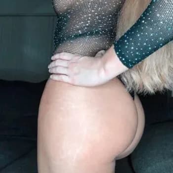 Ayah - Pute à Clyde River Profil de Ayah, 24 ans, Pute à Clyde River (Nunavut)